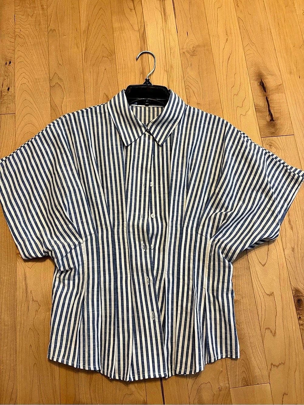 CIDER Striped Button Down Shirt in Blue & White Size Medium
